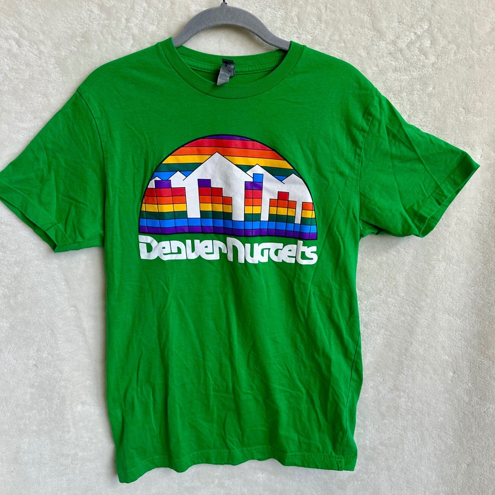 Denver Nuggets Retro Rainbow Skyline Green Graphic T-Shirt Next Level Size S